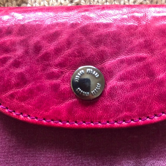 MIU MIU Clutch - Whimsical Purple Velvet Clutch with Tortoise Shell Detailing - Picture 8 of 9